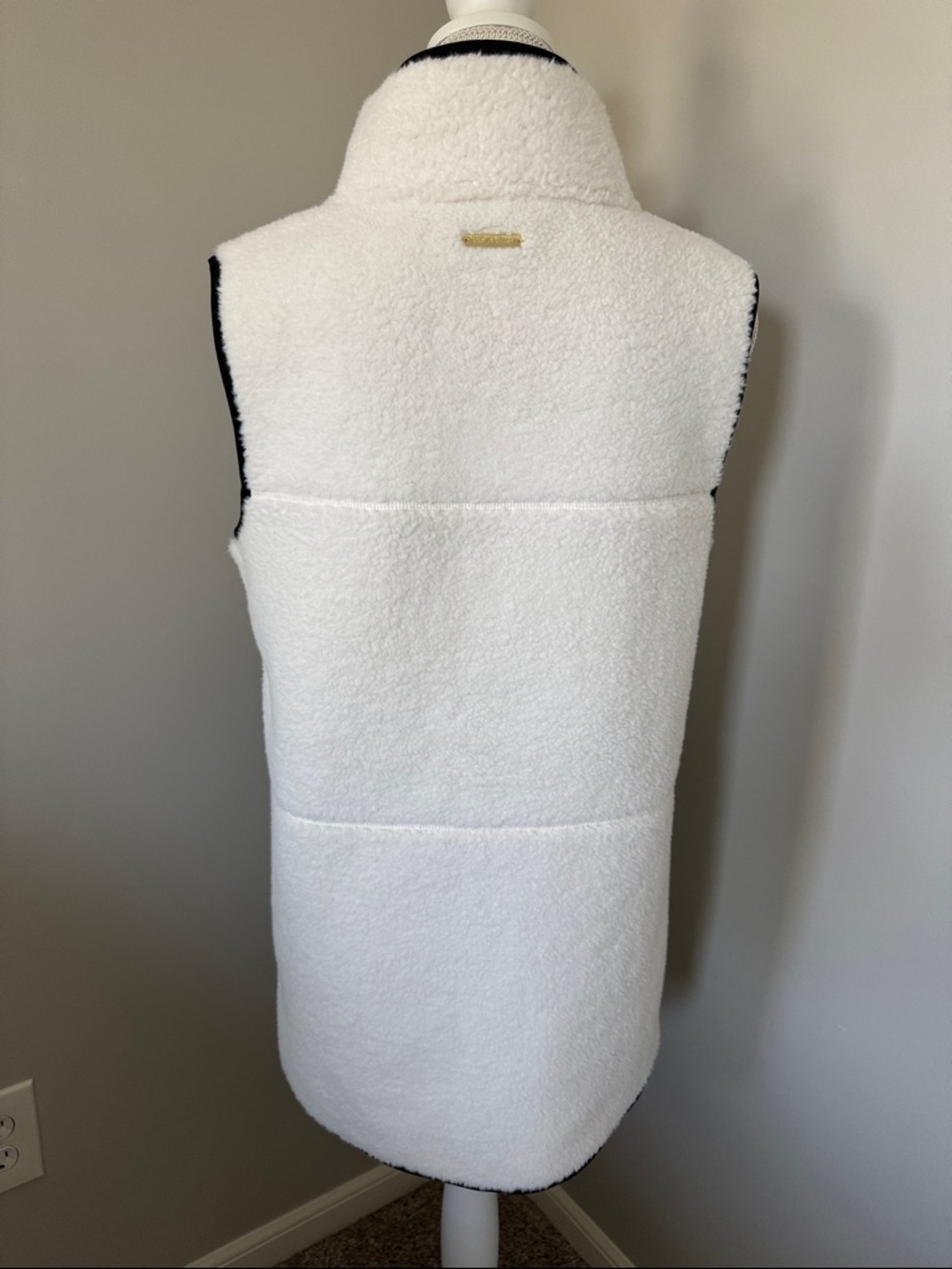 Lilly Pulitzer Graycele Sherpa vest - Picture 2 of 3